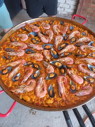 Realizamos paellas de todos los tipos para eventos