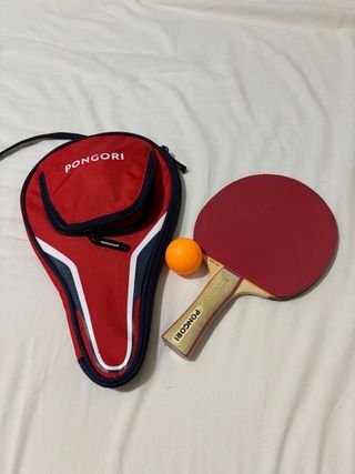 Raqueta Ping Pong Pongori + estuche y dos pelotas.