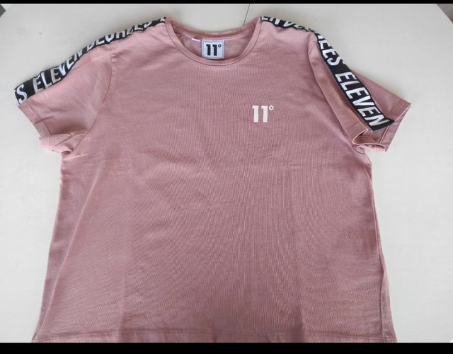 Bonita Camiseta Deportiva 11 Degrees T/M