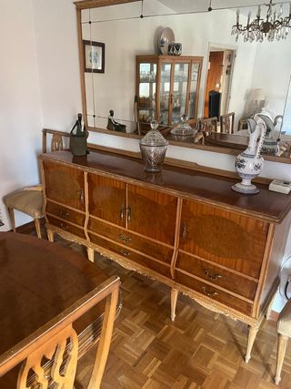 Lote de muebles clásicos en excelente estado.
