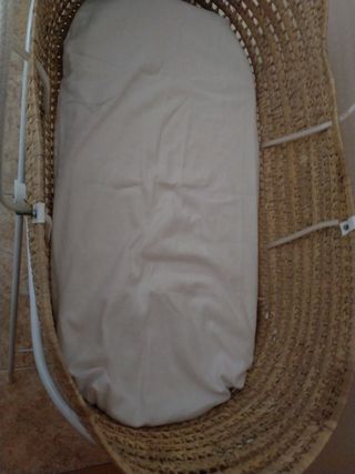 Cuna mimbre bebé + soporte y sabanas