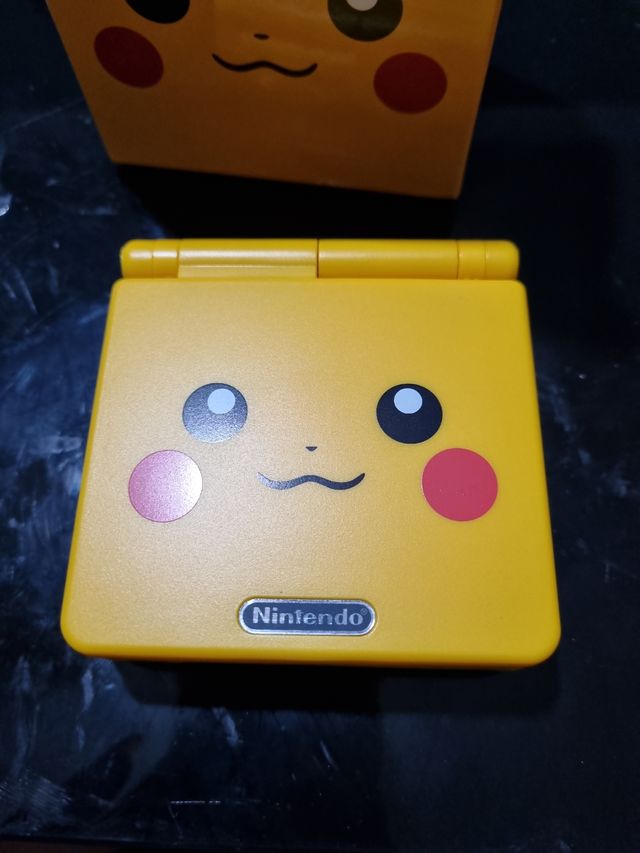 Game Boy Advance SP Pikachu