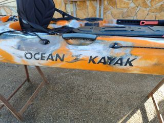 Kayak Ocean Kayak triden 13 con cañas de pesca