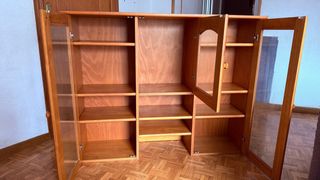 urge vender x mudanza Mueble madera con vitrina 