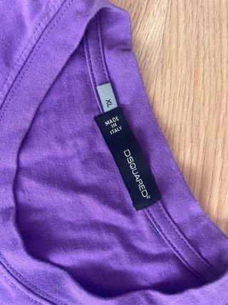Camiseta Dsquared2 morada talla L