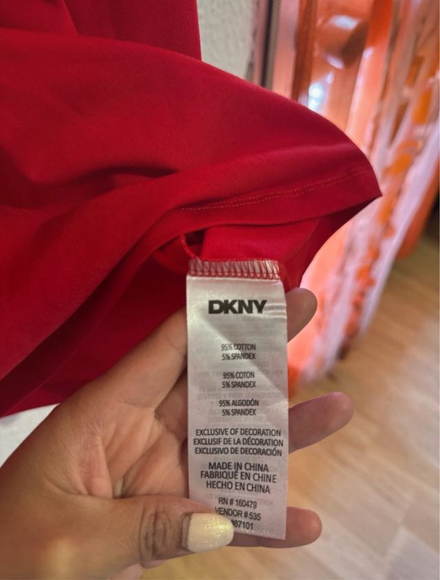 Camiseta DKNY roja - Talla L