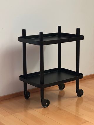 Mesita con ruedas negra Normann Copenhagen Block