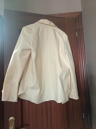 Chaqueta Zara beige talla M