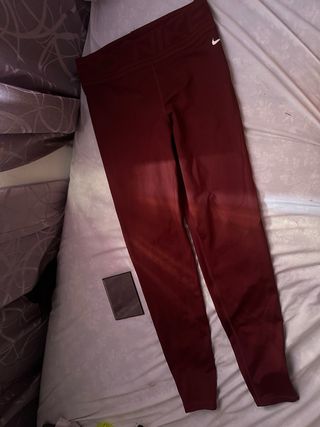 Leggins Nike deportivos rojos