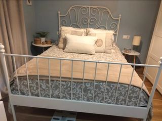 Estructura de metal Ikea.