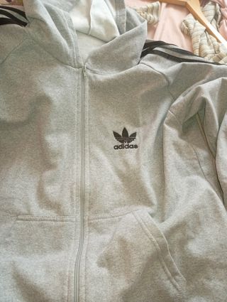 Chándal Adidas gris y negro