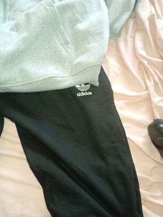 Chándal Adidas gris y negro