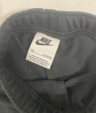 Conjunto Nike bebé: body + pantalón y pijama