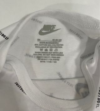 Conjunto Nike bebé: body + pantalón y pijama