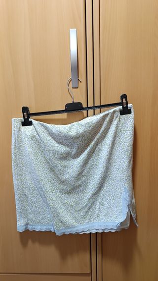 Minifalda H&M flores - Talla L