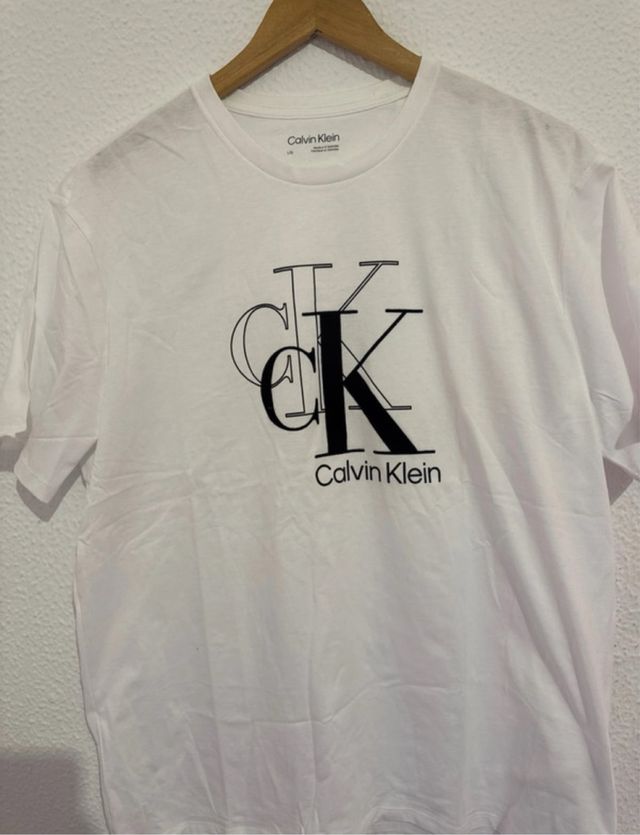Camiseta Calvin Klein L
