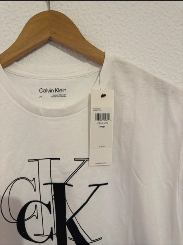 Camiseta Calvin Klein L