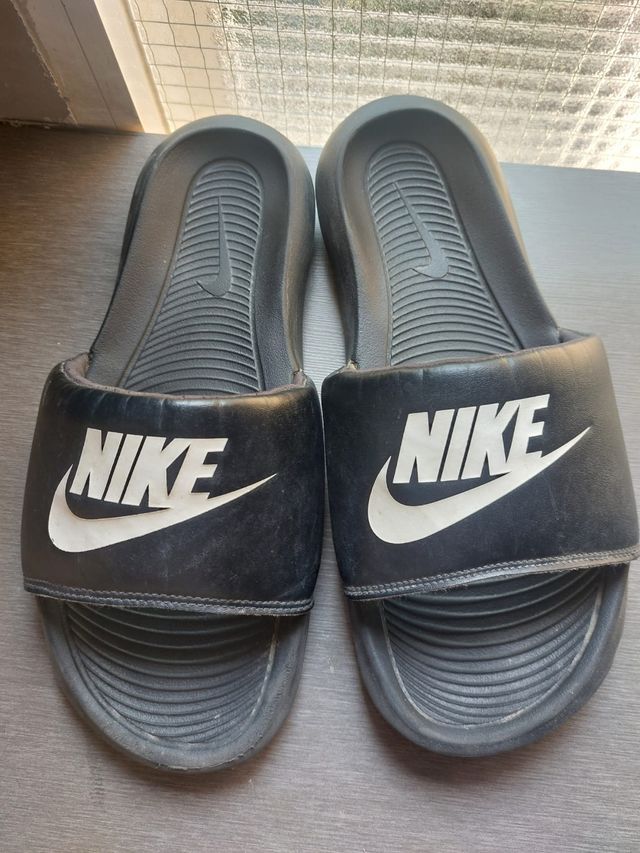 Chanclas Nike Victori One - Negras