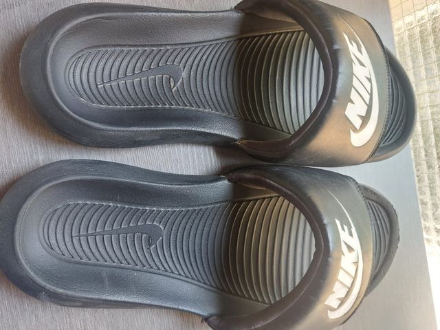 Chanclas Nike Victori One - Negras