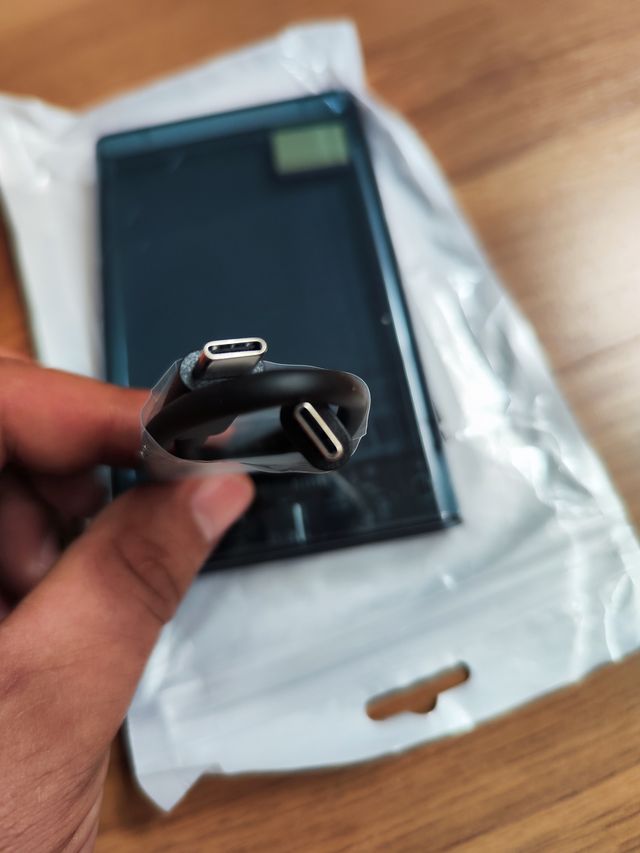 3 Carcasa SSD 2.5" USB-C Transparente