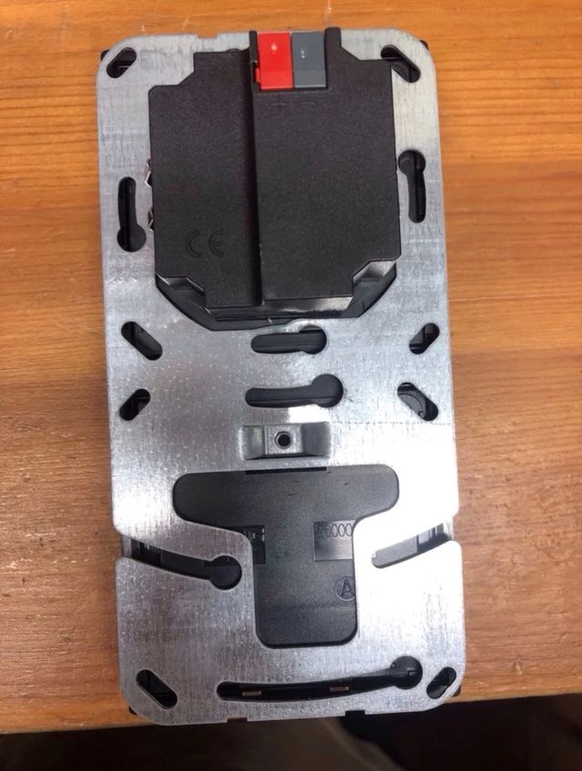 Vendo Pulsador Jung KNX conpantalla y termostato