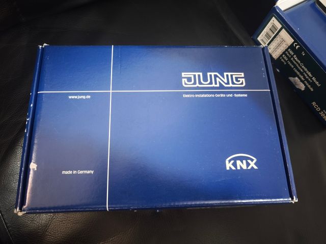 Vendo Pulsador Jung KNX conpantalla y termostato