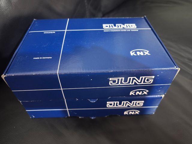 Vendo Pulsador Jung KNX conpantalla y termostato