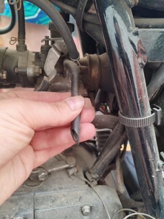 Moto Mash 125 Scrambler roja