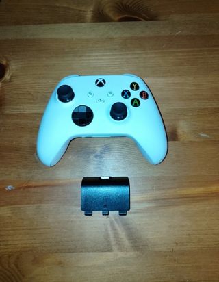 Mando Xbox Series X blanco en su caja + batería