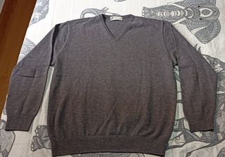 Jersey hombre talla 50 pero pequeña, corresponde a