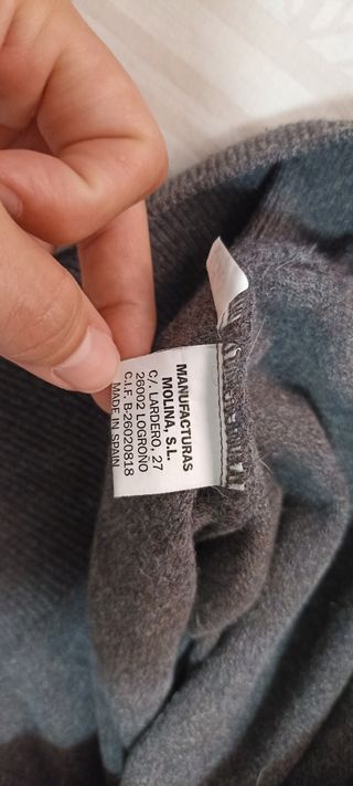 Jersey hombre talla 50 pero pequeña, corresponde a