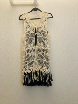 Chaleco crochet beige con flecos - Talla única