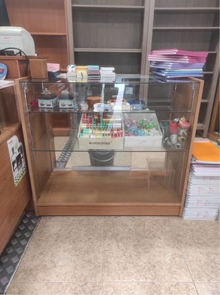 Vitrina expositora/ mostrador madera-cristal