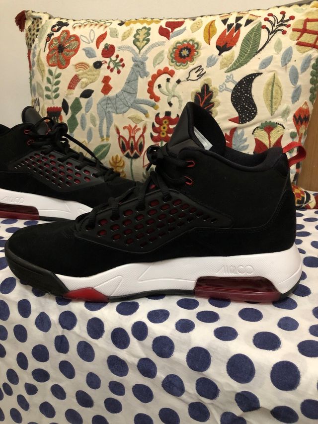 Zapatillas Jordan Air 200E - rojas y negras