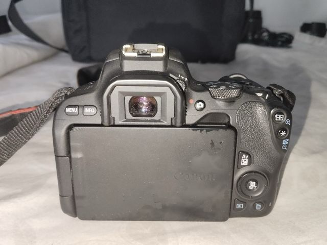 Canon EOS 200D - Cámara réflex