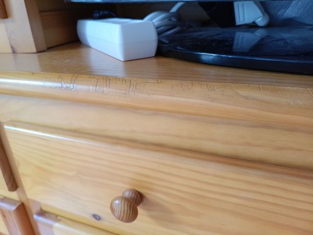 Mueble salón madera pino