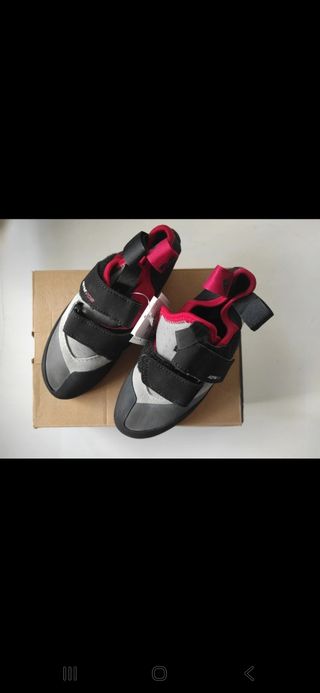 Pies de gato escalada - Gris y Rojo