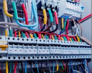 SE REALIZAN INSTALACIONES REPARACIONES ELECTRICAS