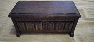 Antica cassapanca inglese in legno