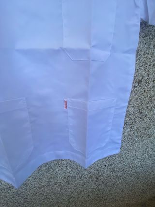 Uniforme sanitario blanco T44. Nuevo 