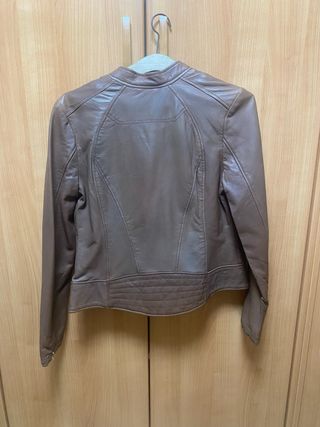 Chaqueta piel marrón Guest