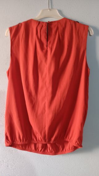 Blusa anaranjada c/apliques