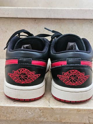 Zapatillas NIKE Jordan 1 Low - Rojas y negras