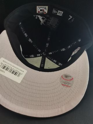 Gorra New Era 59Fifty negra Sox
Talla 7.1/4