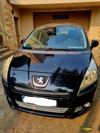 Peugeot 5008 2011