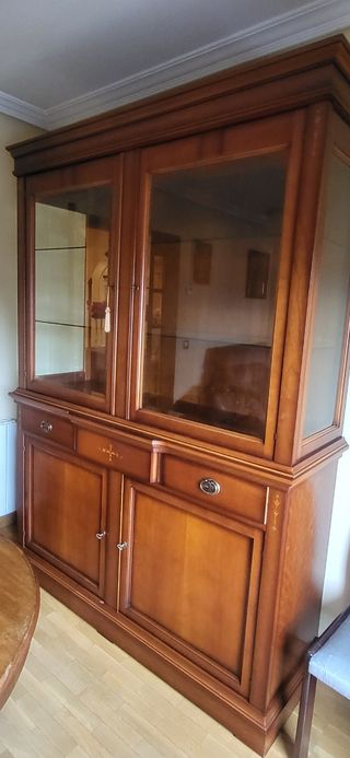 Mueble Vitrina madera maciza. Entrega desmontado