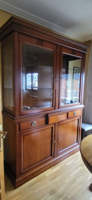 Mueble Vitrina madera maciza. Entrega desmontado