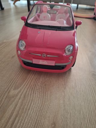 Auto rosa Barbie Fiat 500