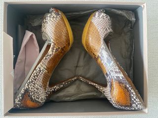 Tacones Uterqüe serpiente