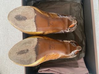 Tacones Uterqüe serpiente